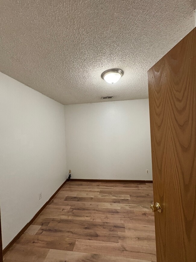 Building Photo - 105 N Orchard St
