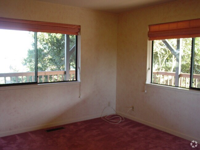 Building Photo - 92 Lucille Way