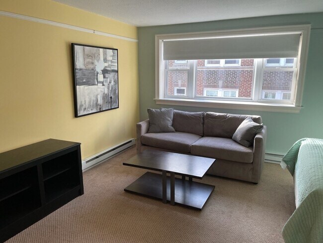 Building Photo - 1691 Cambridge St