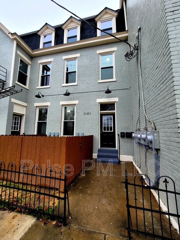 1101 Isabella St, Newport, KY 41071 Condo for Rent in Newport, KY