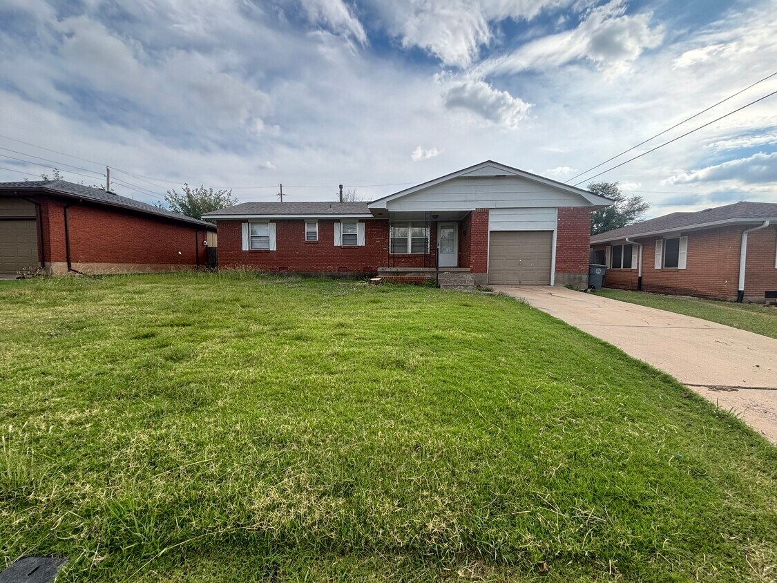 Foto principal - 3804 NW Ferris Ave