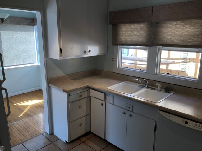 Kitchen with Refrigerator and Stove - 416 9th St
