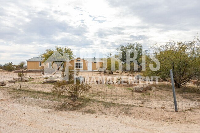Building Photo - Acreage, NO HOA, So Much Room!