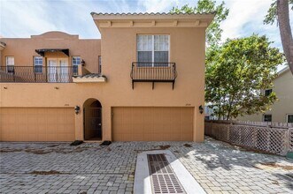 Building Photo - 2920-2922 Hansen Manor Ln