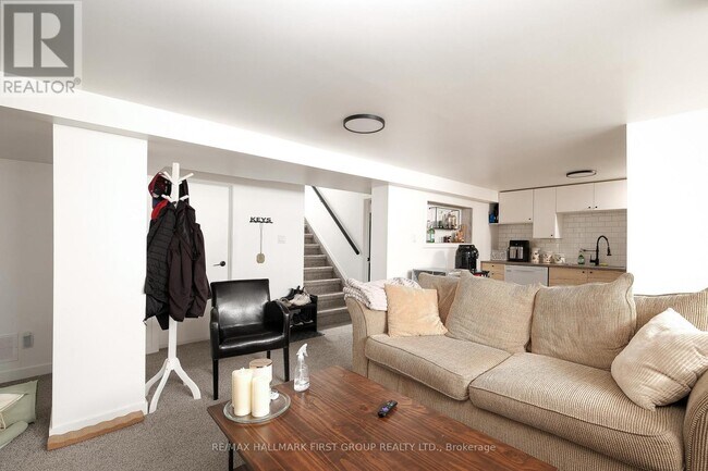 Photo du bâtiment - 1443 Westbrook Dr