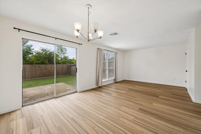 Foto del edificio - 1600 Hazelwood St