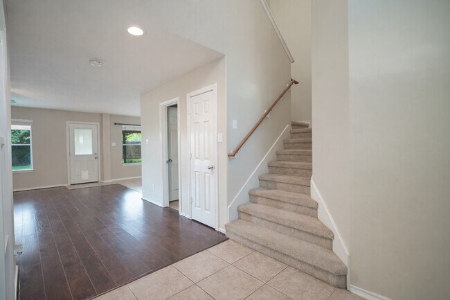 Building Photo - 8315 Cardamon Ln