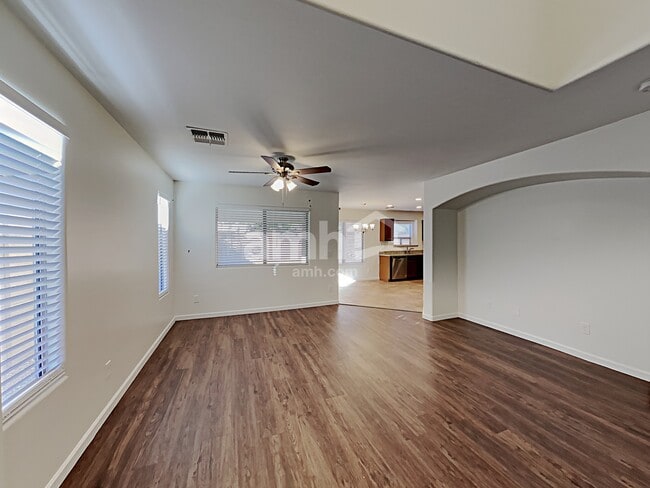 Building Photo - 2526 W Blue Sky Dr