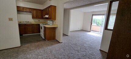 Building Photo - 2800 Terra Vista Dr
