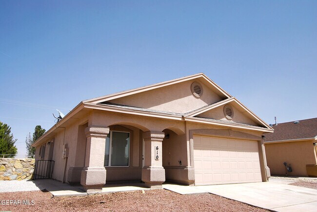 Foto del edificio - 610 Villas Del Valle Dr