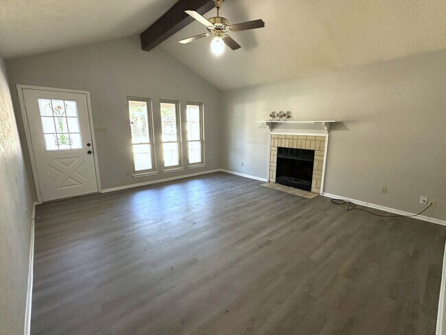 Building Photo - 9115 Mockingbird Ln, Beaumont TX 77707