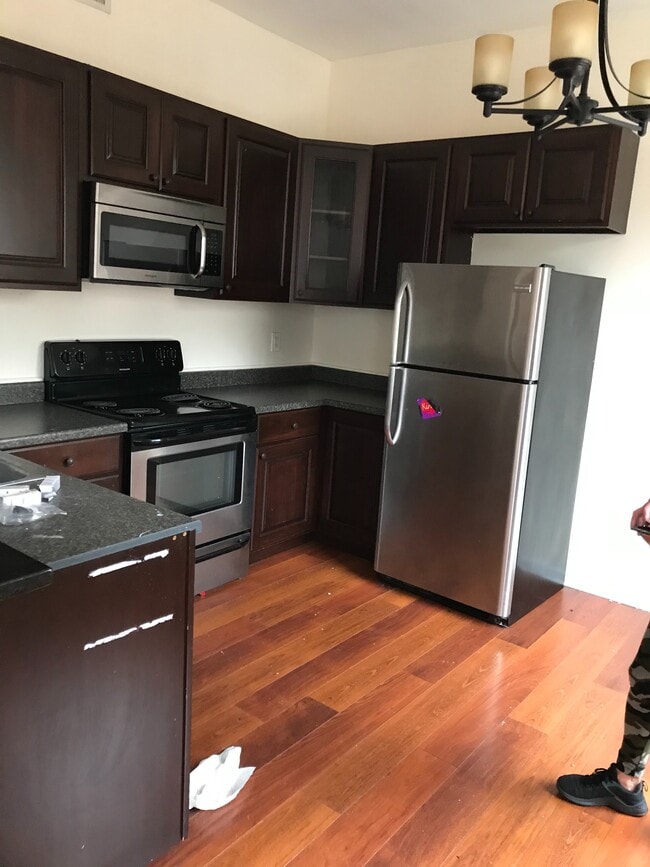Kitchen - 406 N Delaware St