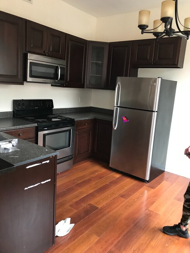 Kitchen - 406 N Delaware St