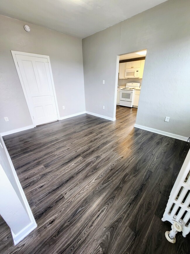 Building Photo - 1508 Maple Ave