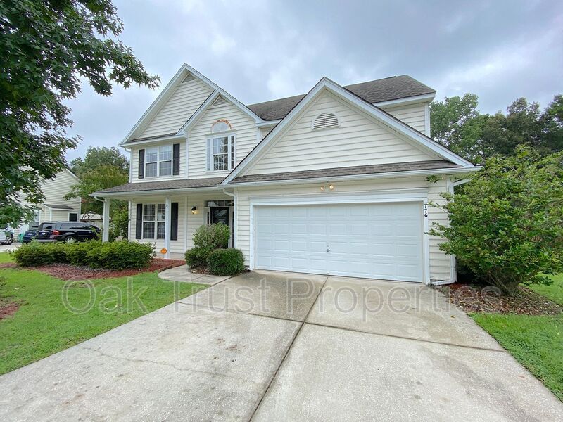 Primary Photo - 176 Thousand Oaks Cir
