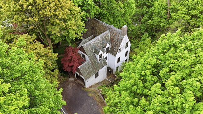 Building Photo - 117 Renwick Dr