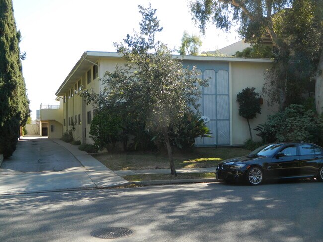 Front of 516 S. Oak Knoll - 516 S Oak Knoll Ave