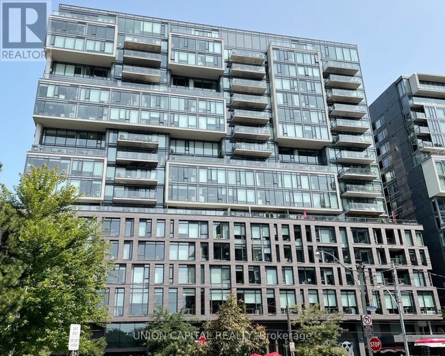 Building Photo - 111-1111 Bathurst St