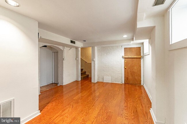 Foto del edificio - 3512 Lancaster Ave