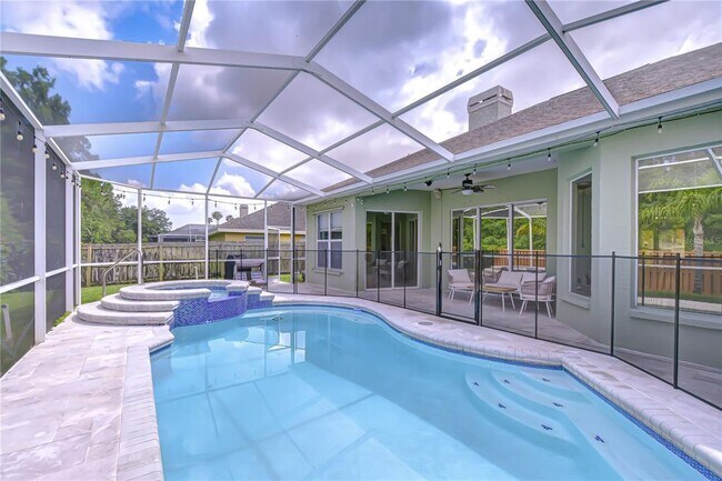Foto del edificio - 9813 Woodbay Dr