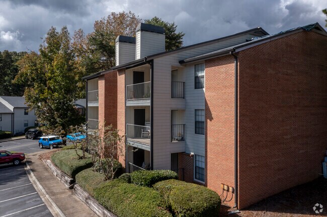 Foto del edificio - Royal Oaks Apartments