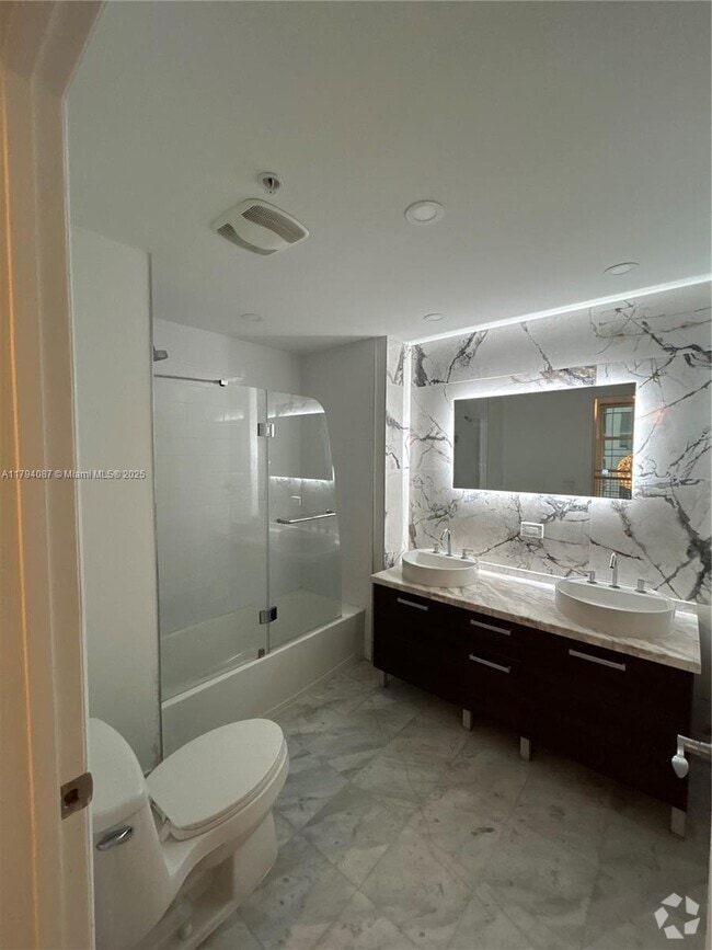 Building Photo - 244 Biscayne Blvd