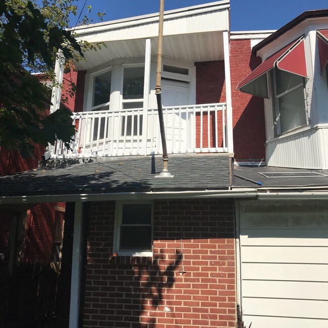 Building Photo - 222 E Cottage Pl