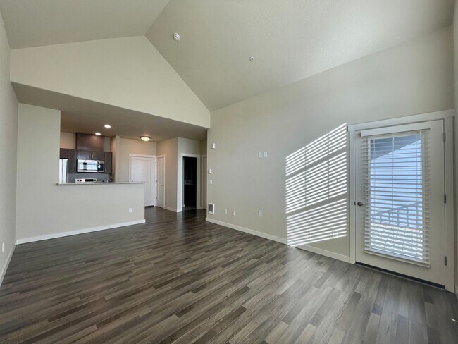 Building Photo - Beaverton 1Bed 1Bth Condo in Bethany! Vaul...