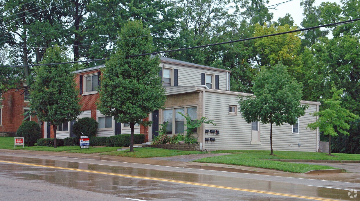 Primary Photo - 2900 E Washington St