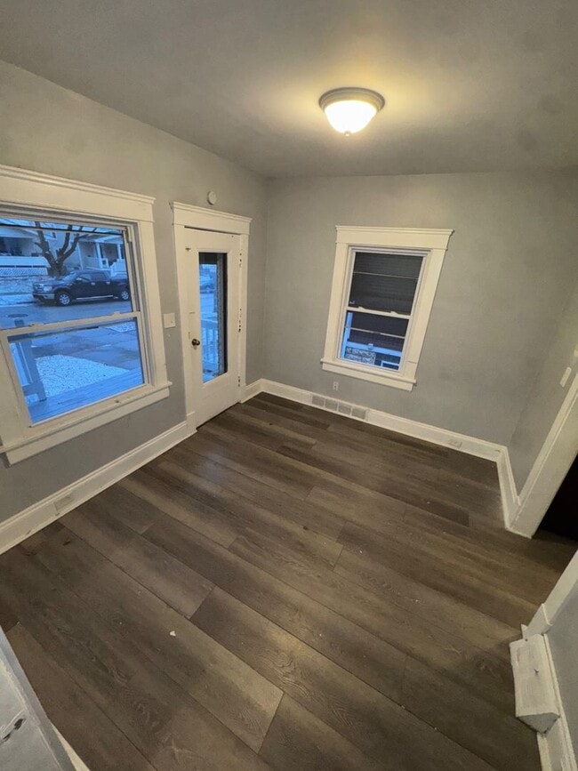 Building Photo - 11308 Linnet Ave