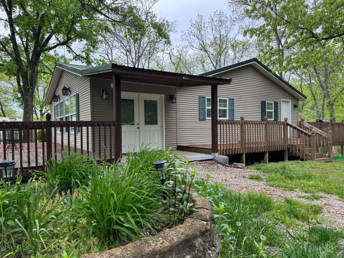Primary Photo - 3 Bedroom Home located near Ruby's Landing...