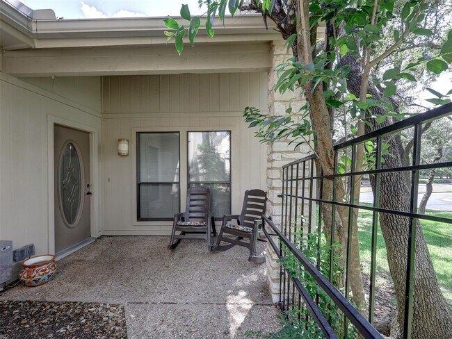 Building Photo - 4119 Bayberry Dr