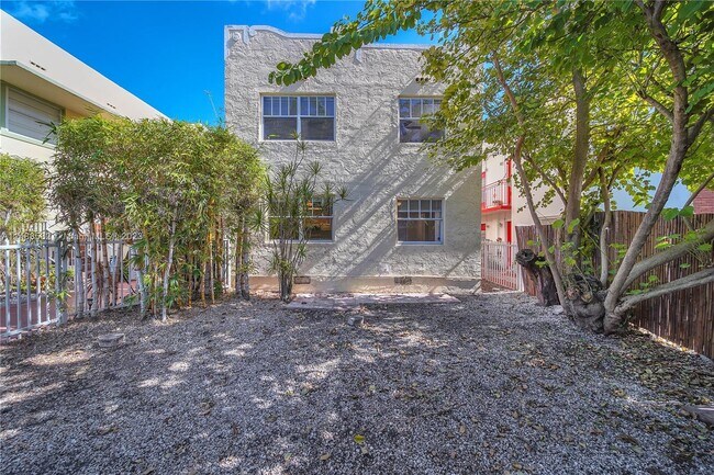 Building Photo - 1337 Euclid Ave