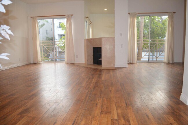 Living-Dining Room Open Area - 1722 Malcolm Ave