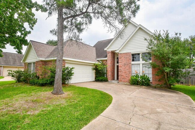 Building Photo - 2915 Pepperwood Dr