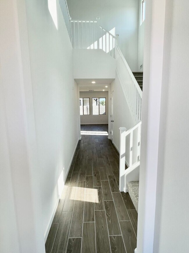 Building Photo - 3 Bedroom/2.5 Bath Verrado Home!