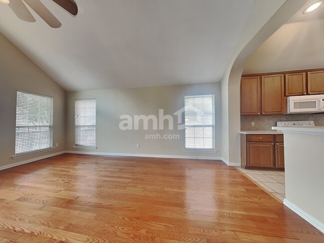 Building Photo - 6215 Crestmont Ln