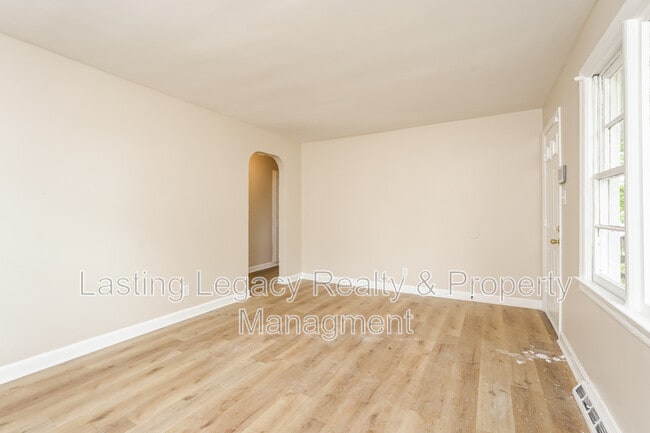 Photo - 817 Elon St House