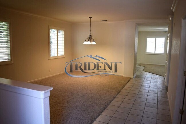 Foto del edificio - 4 bedroom, 3 bath house with den/office