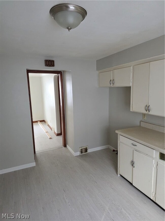 Building Photo - 3259 W 115th St