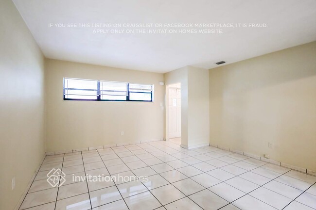 Building Photo - 1120 NE 160th St