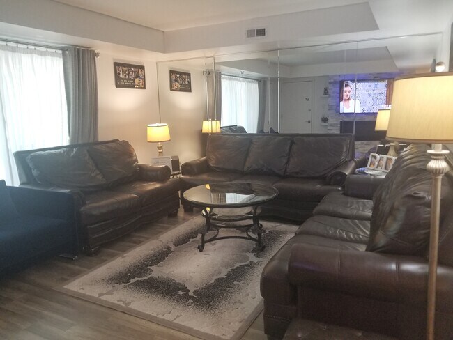 Foto del edificio - 10430 S Keating Ave