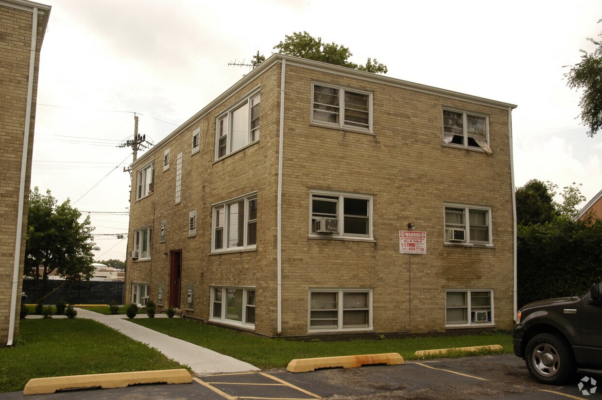 Building Photo - 9603 W McLean Ave