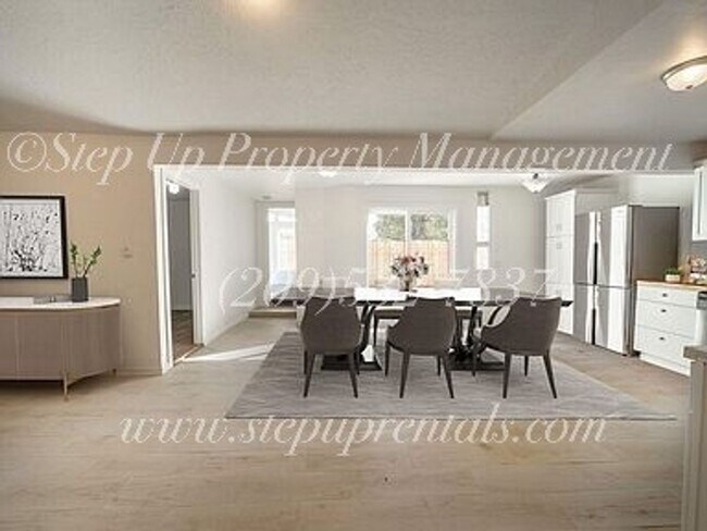 Foto del edificio - 11240 CA-49