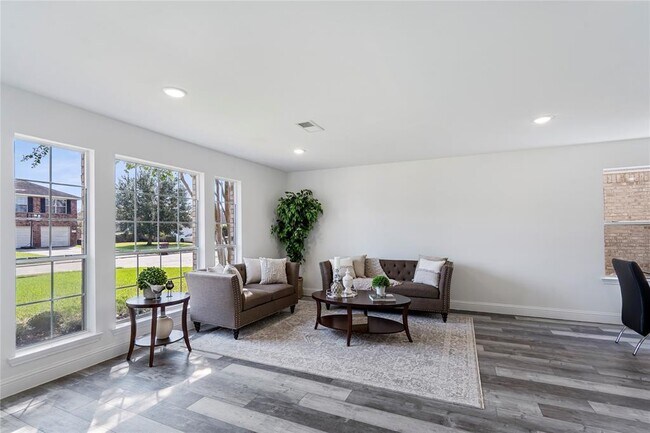 Foto del edificio - 7531 Leecast Ct