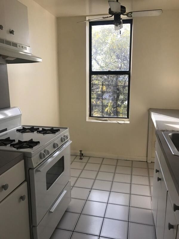 Foto del edificio - 32-05 81st St