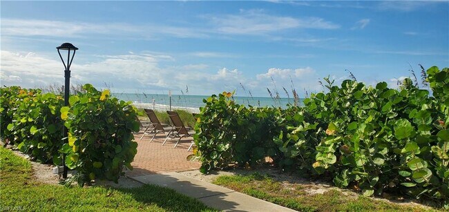 Foto del edificio - 25850 Hickory Blvd