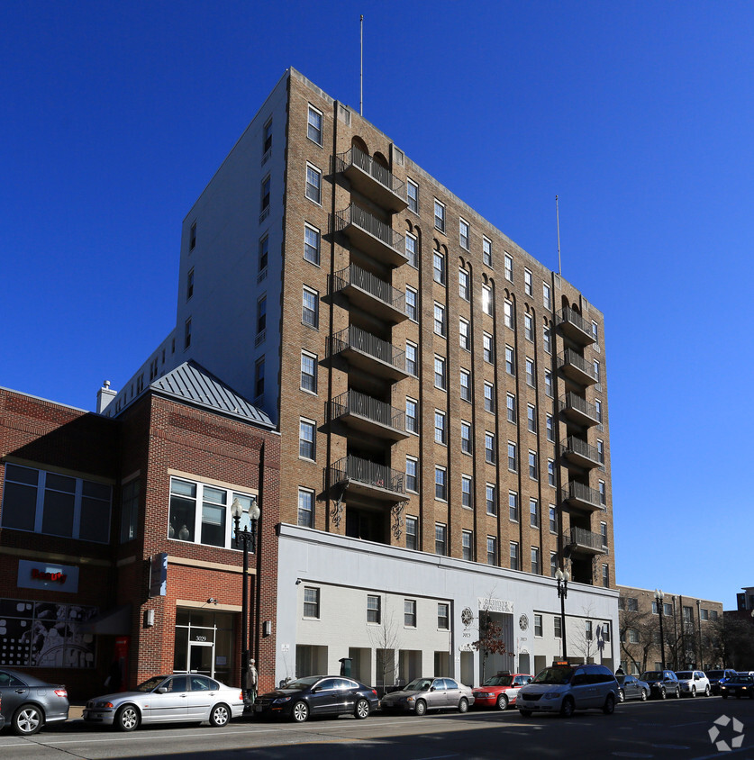 Primary Photo - Trinity Towers