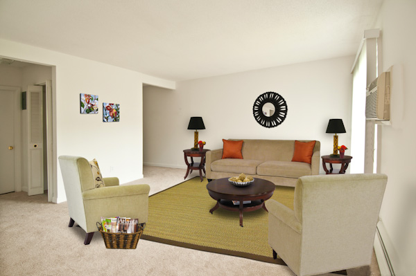 1 Bedroom Living Room - Elm Ledge Apartments