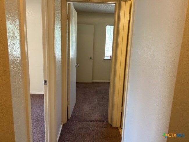 Building Photo - 2407 Kirk Cir